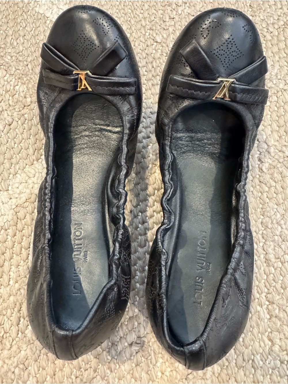Louis Vuitton Mahina Monogram Leather Ballet Flats Black EU 37